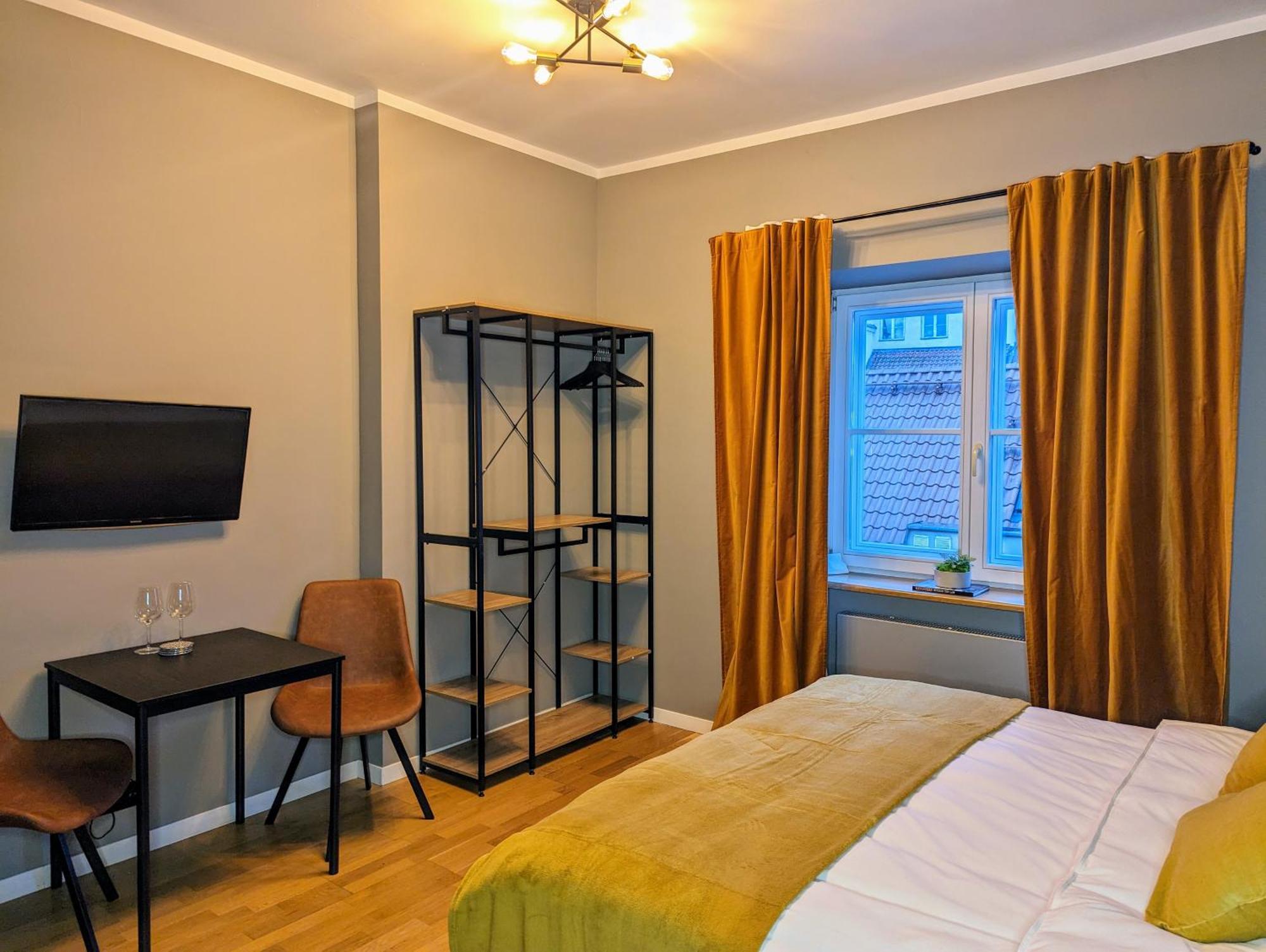 Bella Luna Luxury Suites - Chic Residence In Historic Square Warschau Buitenkant foto