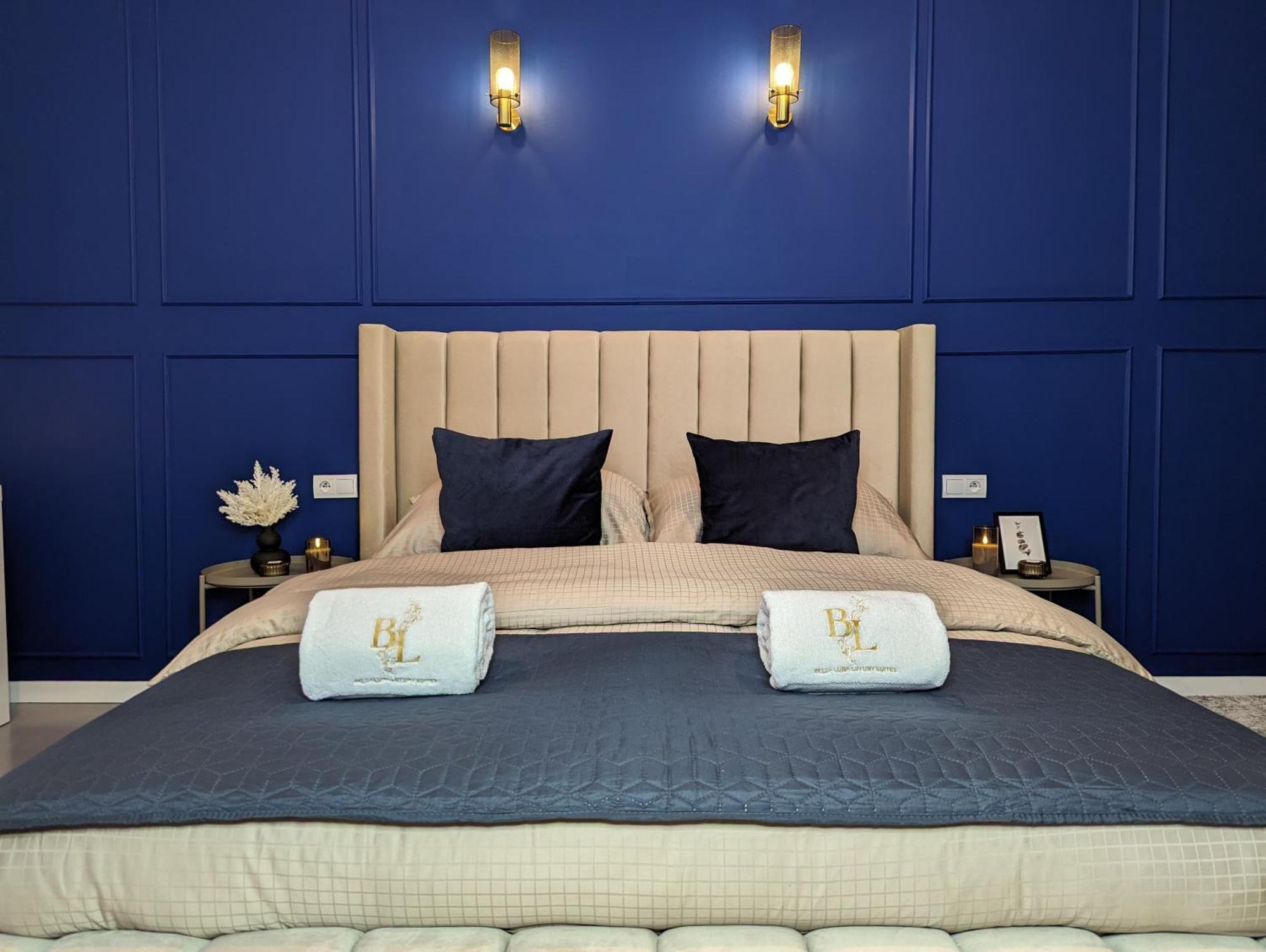 Bella Luna Luxury Suites - Chic Residence In Historic Square Warschau Buitenkant foto